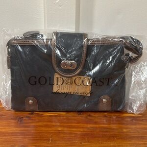 NWT Gold Coast Pebbled Faux Leather 3 Compartment Crossbody Purse